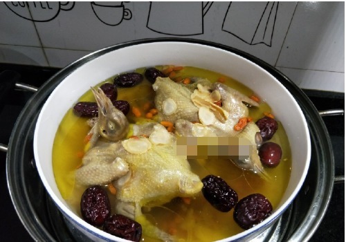 厨娘|炖鸽子要不要焯水,私家厨娘告诉你,做好这步汤香味美营养不流失