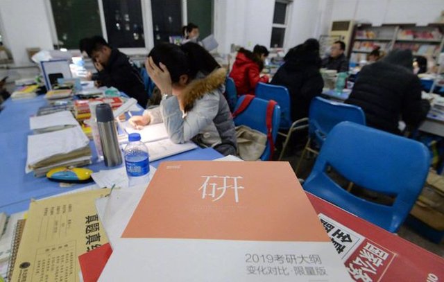 学校|“保研生”和“考研生”谁更吃香?资深导师说出答案，原因现实