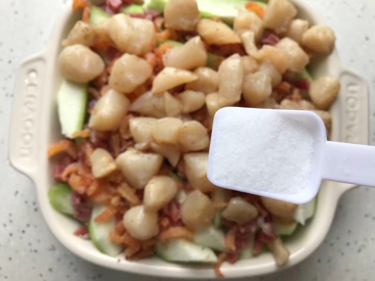 鲜嫩|丝瓜此做法，鲜嫩又营养，蒸一蒸就上桌，大人孩子都爱吃