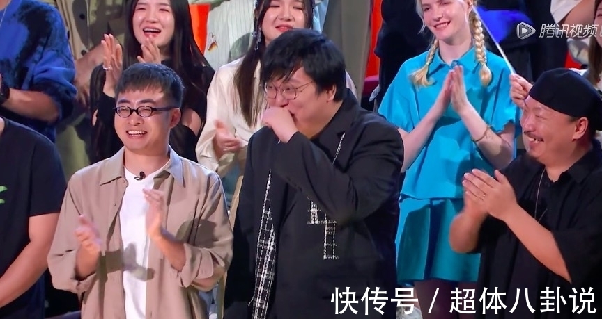 《脱口秀大会》：周奇墨拿下冠军奖杯，但呼兰才是真正的无冕之王