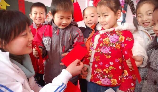 大红包|初二大舅哥给我娃5000压岁钱,他家2个娃怎么给?网友的回答亮了