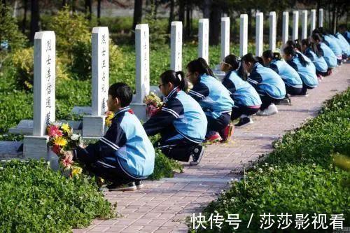 父母|小时候被父母暴打的奇葩理由都有啥?网友:就记得是因为我想吃屎