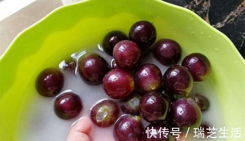 怀孕|为生“大眼宝宝”,怀孕期间狂吃葡萄,孩子出生后宝妈扎心了