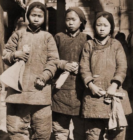 乞丐#丐帮有五门,其中两门真伪不可考,剩下的三门都是人们编造出来的