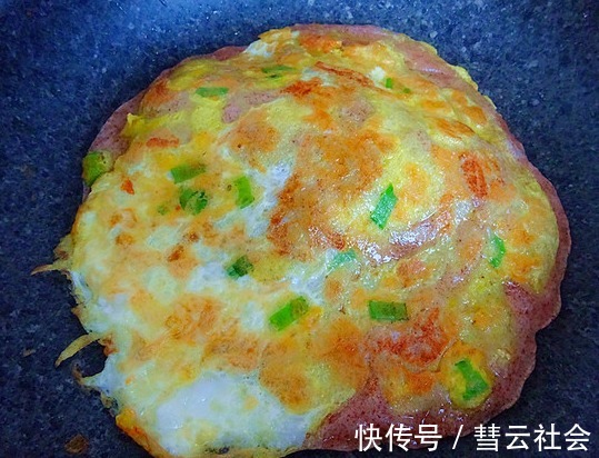 全麦粉|入伏后,这道主食记得多吃,8分钟搞定,营养饱腹又解馋,吃不腻