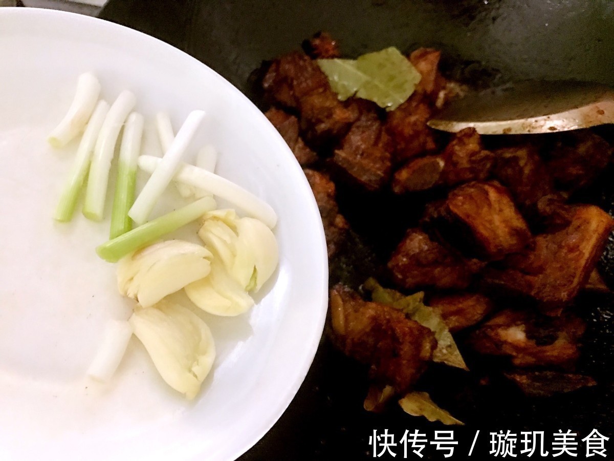 红烧排骨|家常版红烧排骨，做法简单，鲜香入味，好吃到舔手指