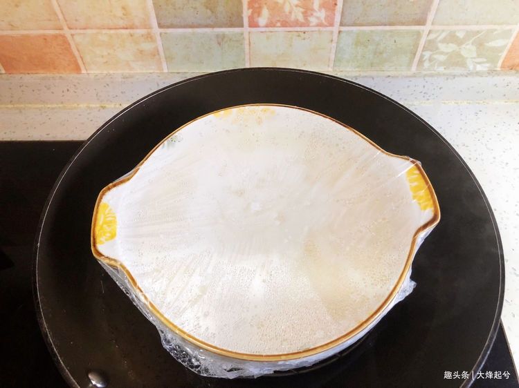 花生糯米糍,我家隔三差五吃一次,做法简单,老少皆宜