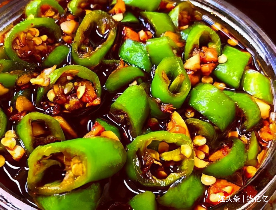 凉拌辣椒香脆鲜辣，拌面条下馒头怎么吃都好吃！