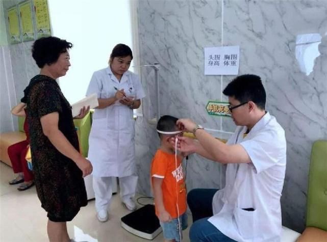 中学生“身高表”出炉，13岁1米6才及格？你家娃达标吗