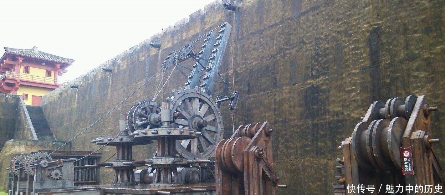 秦始皇兵马俑坑中出土吴钩,让人一看才知道,这种兵器灭绝的原因!