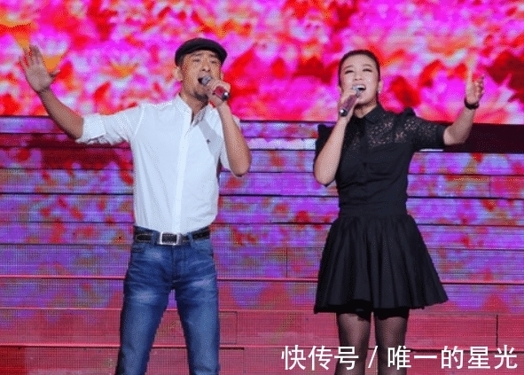 假装农民上节目卖惨,走红后娶超女,身份被拆穿赔违约金只剩裤衩