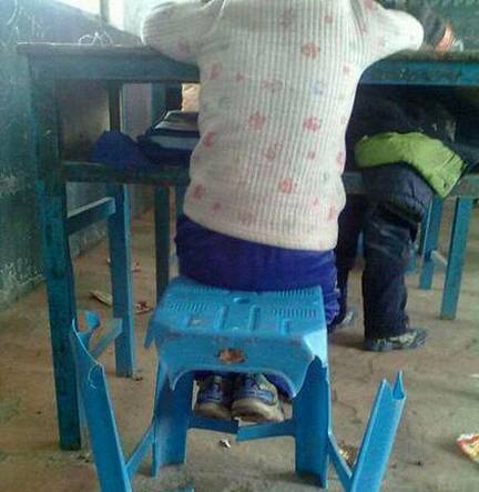 |搞笑图片幽默段子笑话哈哈,姑娘你咋自己喝上了,不是要炒菜么