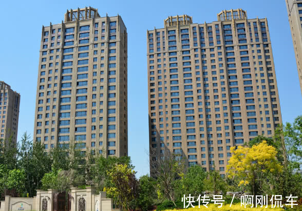 楼盘|为啥聪明人选“小楼盘”,而不愿住“大楼盘”?行家的话点醒了我
