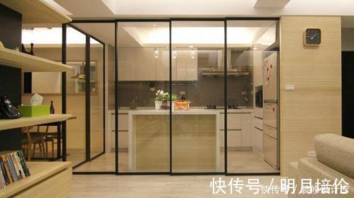 油烟|厨房不要再傻傻装推拉门了，装这种更实用漂亮，聪明人老早就知道