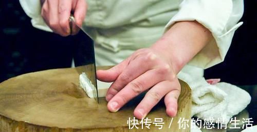 大厨|日本厨师豆腐切成花,中国厨师笑了把刚“织好”的白萝卜拿上来