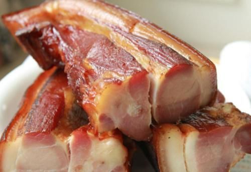 保存腊肉,直接冷冻是大错!学会这2招,腊肉香软好吃,放1年不坏