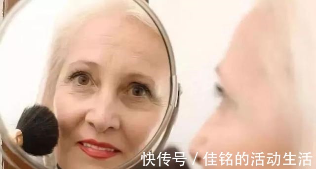 唇部 女人过了50岁,化妆品、护肤品不用买太多,日常有这几样就够了!