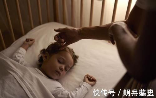 颜值|从小“趴着睡”和“仰着睡”的孩子,长大后颜值有多大区别?