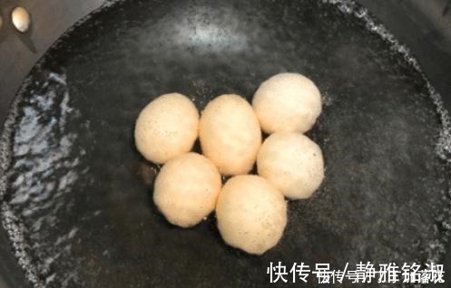 煮鸡蛋|煮鸡蛋时,一定不能直接加水煮,多加1样,蛋壳一碰就掉,更香嫩