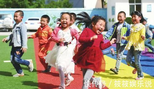 孩子|给娃新买的衣服,却被其他娃穿身上,宝妈的话让幼儿园老师红了脸