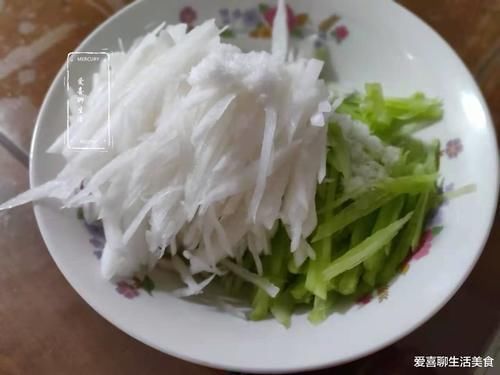 温馨小提示|冬天,这几种蔬菜营养极高,价廉物美,搭配一起拌一拌,比吃肉还过瘾