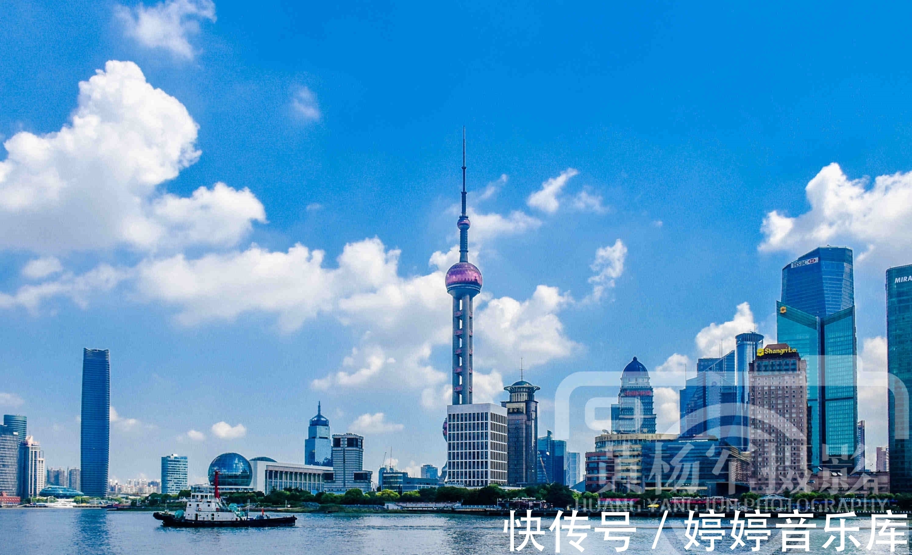 中国热门的旅游城市，旅游收入2809亿，摩天大楼林立风景美丽如画