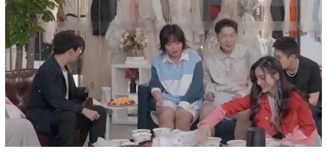 那英|baby沦为陪衬？杨超越吓退流量？潘玮柏夫妇貌合神离？