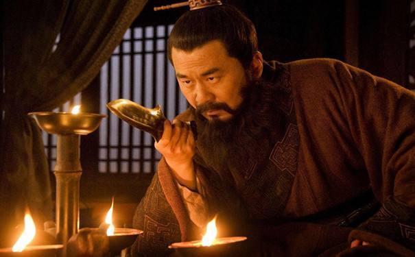 曹操|三国十大超级神兵,方天画戟排第二,青龙偃月刀排第三,第一真牛