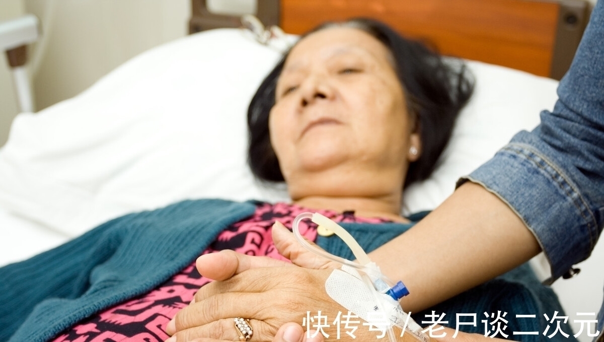 关节|骨科专家:1片叶子捣成糊,关节积液消失了,滑膜炎一扫而尽