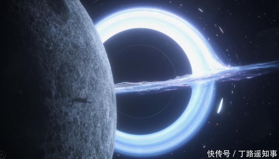 泽友 亿万富豪免费邀8人绕月飞行,前提是能承受宇宙辐射,你愿意吗?