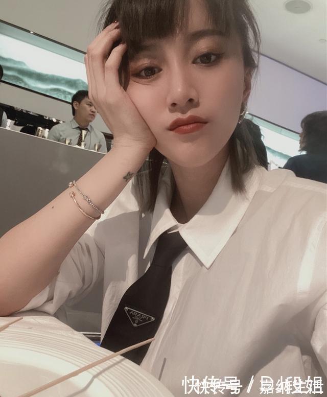 好生意|曾是那英组“四金花”，因吴莫愁与张碧晨闹翻，今事业爱情双丰收