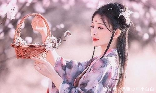 婉约词六首:一缕遐思花满院,回首茫然意阑珊