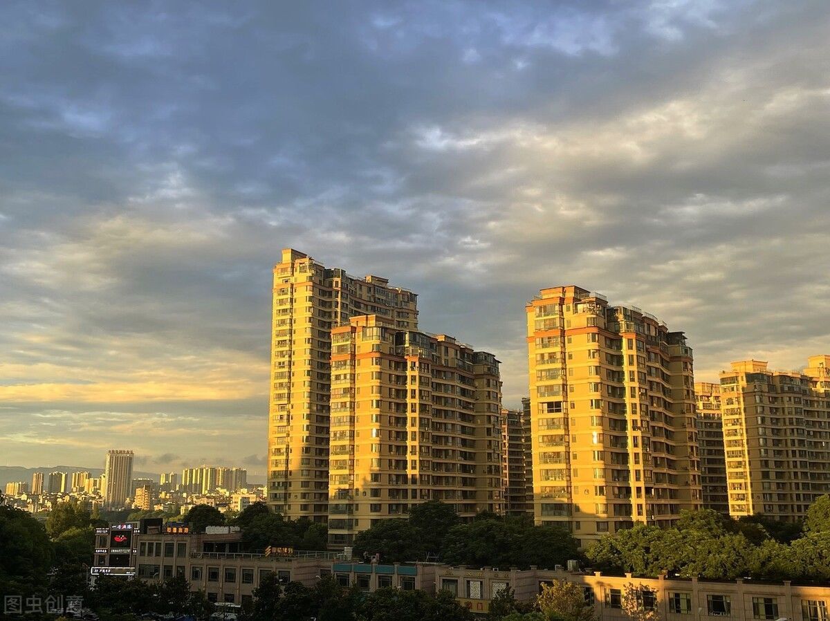 小区|老房子加装电梯，高层住户表示很后悔：花钱给自己找麻烦