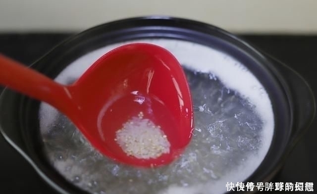 人参香|失眠的人要多喝“它”，坚持一个月，晚上睡得香睡得稳，一觉天亮