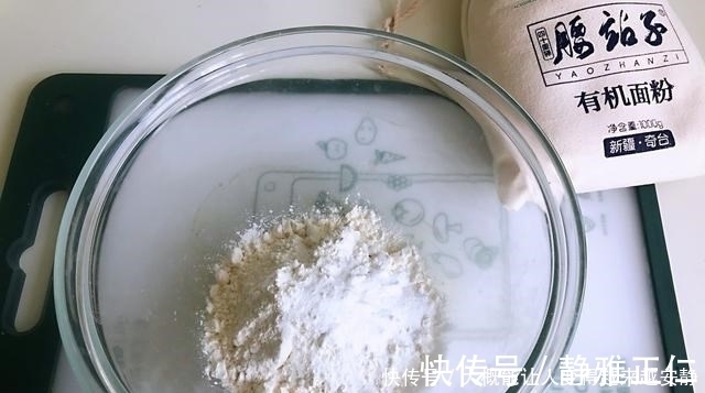 炼乳|女人要多吃它，松软香甜又养颜，不用揉面，个个开花，比蛋糕好吃