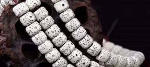 千万别带这几种文玩,有就赶紧扔了吧,别丢人!