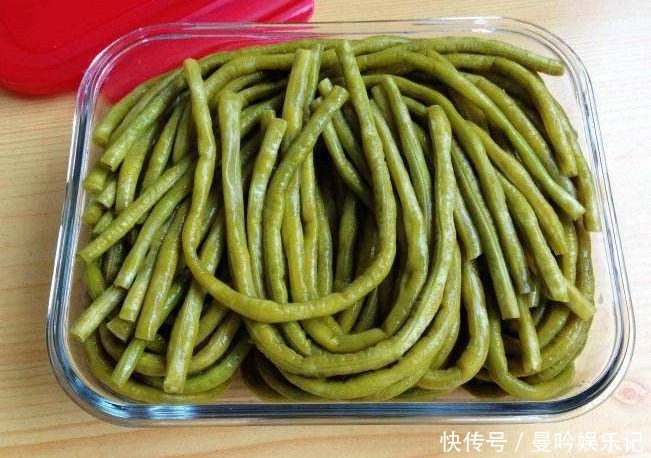  腌制豆角的方法|腌制豆角有人加食盐，有人加白酒，都不对，加它爽脆不生花