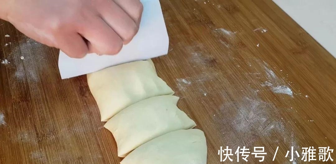 面粉|面粉还能这样做, 不用一滴水, 比面包火烧都好吃, 老婆3个不够吃