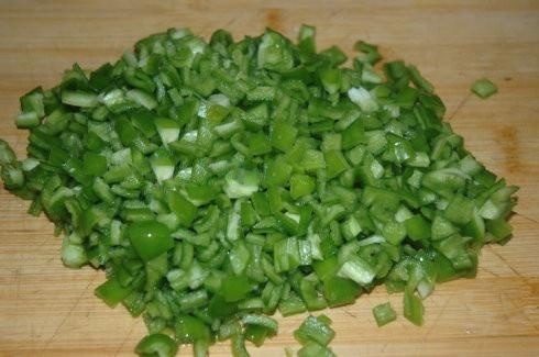 好吃又好看的青椒炒蛋,香气浓郁、营养丰富,成本只要几块钱!