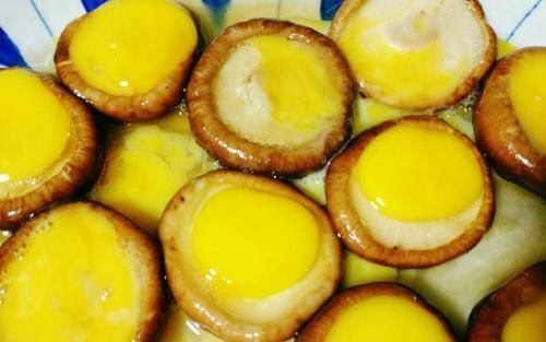  孩子|鹌鹑蛋和香菇是绝配，上锅蒸一蒸，营养又美味，小朋友一口一个