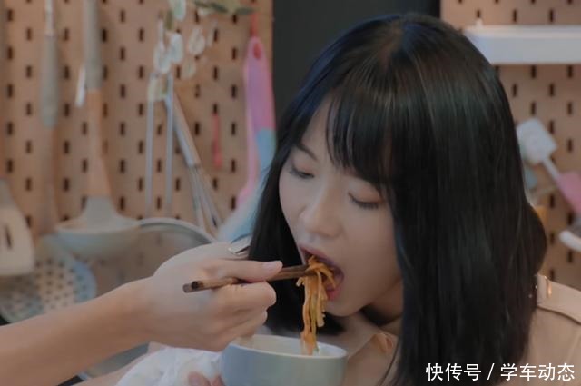 女1在男嘉宾前装可怜,耍心机“栽赃”钟钟不愧是绿茶鼻祖