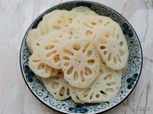 莲藕怎样做才好吃？教你这样做，大人小孩都爱吃，端上桌就光盘