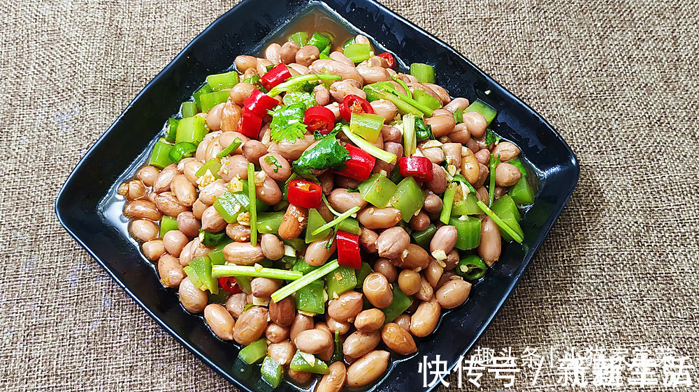 香菜|教你几种花生米好吃的做法，2分钟就学会，夏天用来下酒很不错