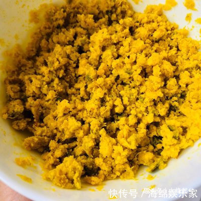 烤南瓜|奶香南瓜鸡蛋饼的懒人做法,简单美味