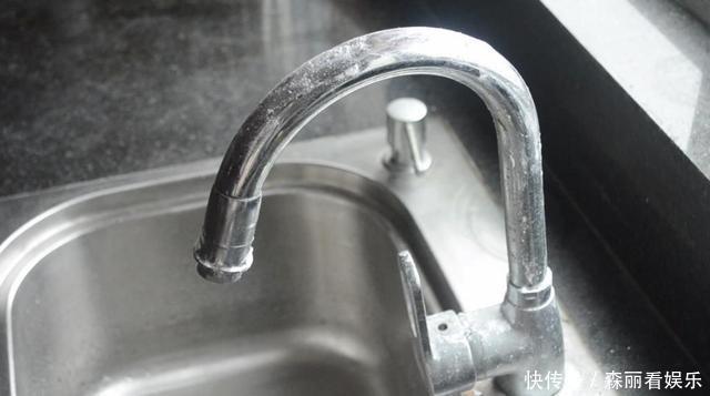 牙膏|瓷砖有划痕怎么处理用点牙膏抹一抹，光洁如鲜省钱省事