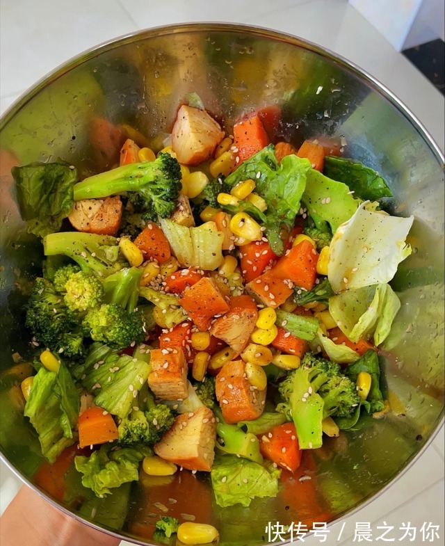 韩国|140斤韩国网红身材好绝,大体重也有好身材,大胆展示“微胖美”