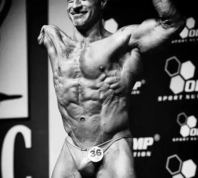 健身|虽然他健身3年体重一斤没涨，我却被深深感动了！