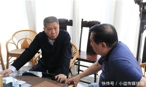 马未|他找马未都鉴宝,马未都:此盘子全世界只有三个,你的是第四个!