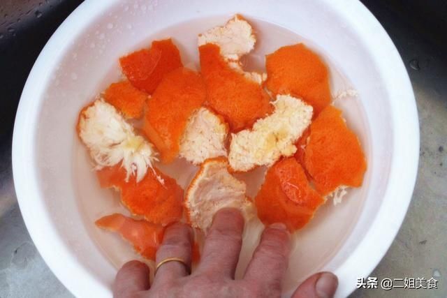 萝卜片|把萝卜和橘子皮一起下锅煮,太聪明了,用途花钱买不到,简单实用