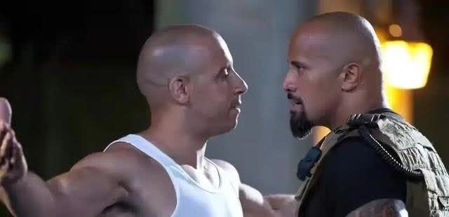 wwe 一辆车飞到外太空,还撞了个卫星,你这让人怎么理解?